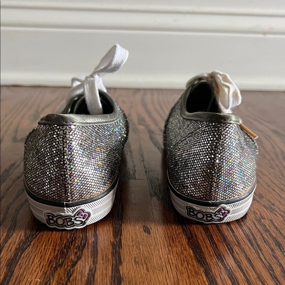 LIKE🆕SKETCHERS LIL BOBS  Sparkling Silver Sneakers size Y3 - Picture 7 of 10
